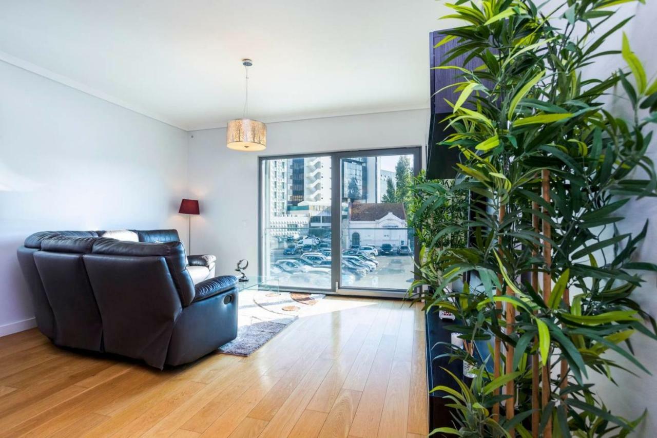 Guestready - Spacious Campolide Family Apt Fits 6 Lisboa Eksteriør billede